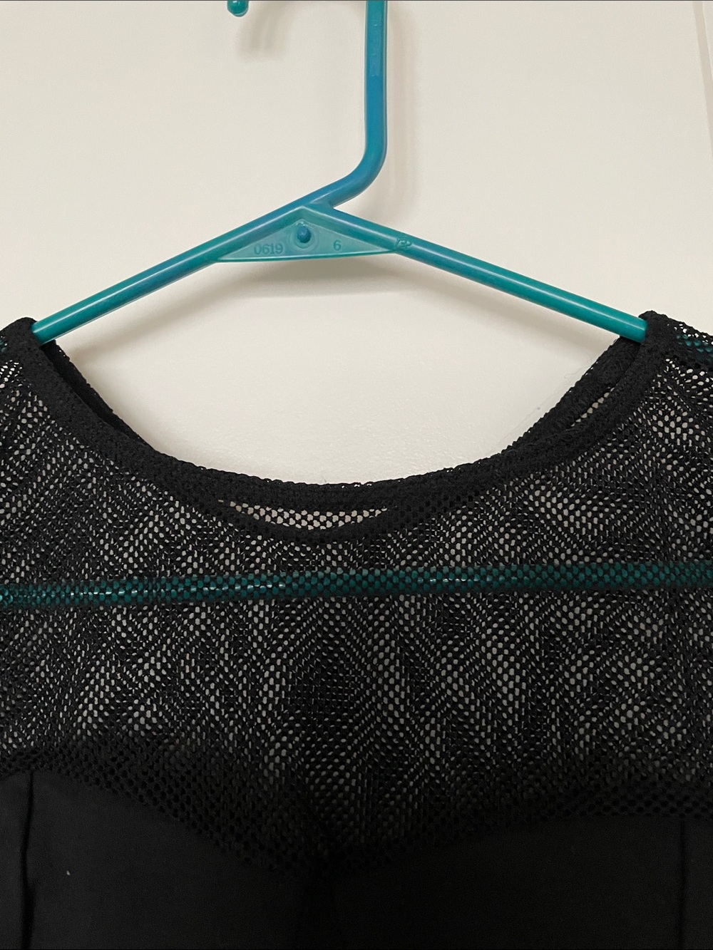 Workout Top - Picture 4 of 5